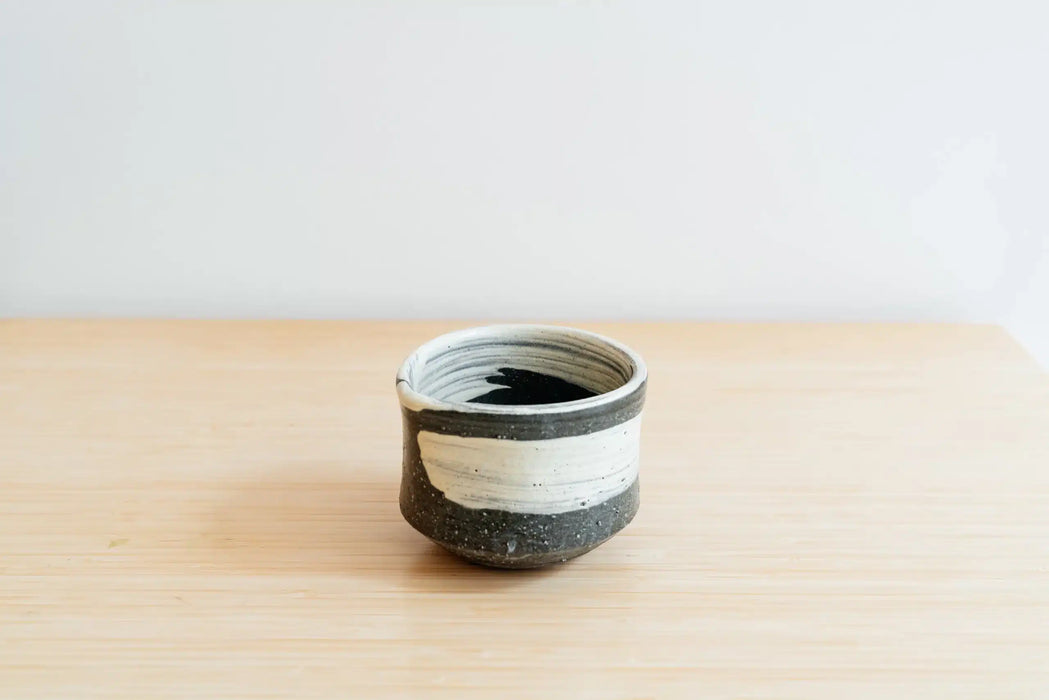 Chawan #22 – Japanese Matcha Bowl – Dark grey/white