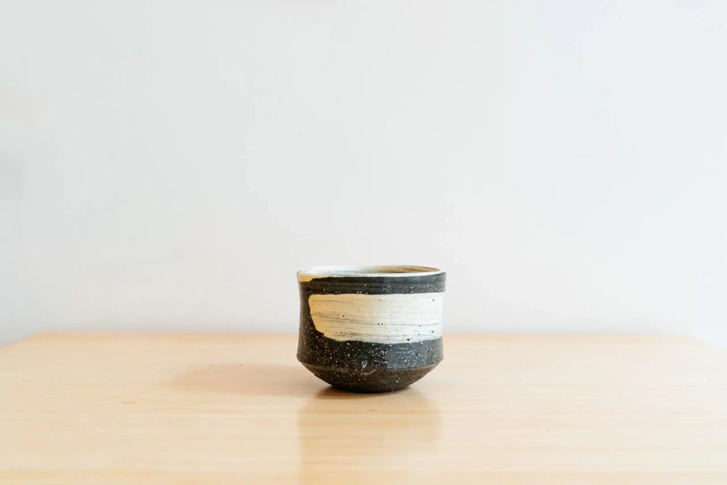 Chawan #22 – Japanese Matcha Bowl – Dark grey/white