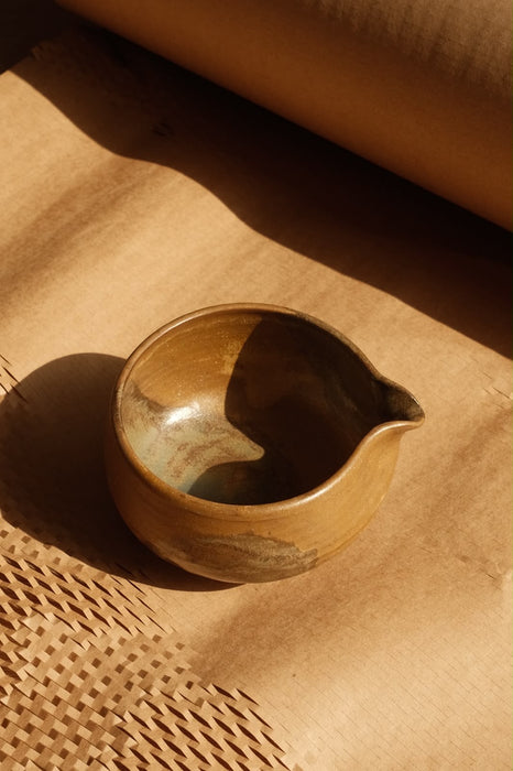 Matcha Bowl with Spout – Brown